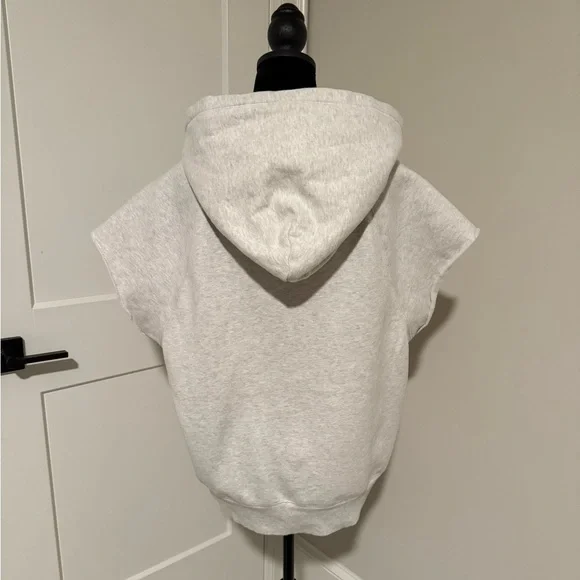 Aritzia TNA Cozy Fleece Boyfriend Sleeveless Hoodie - Picture 2 of 7